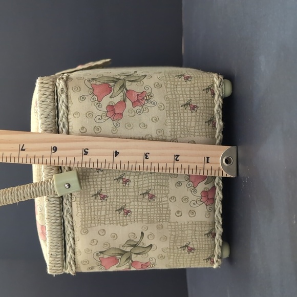 VGT,Cream,Floral,Woven Handle Sewing Basket. - Picture 15 of 15